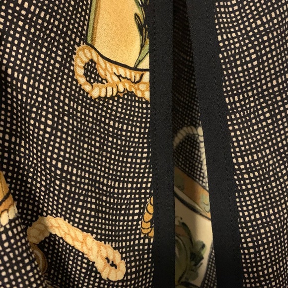 HARARI Silk Floral hanging light lanterns floral designs blouse - Picture 5 of 15